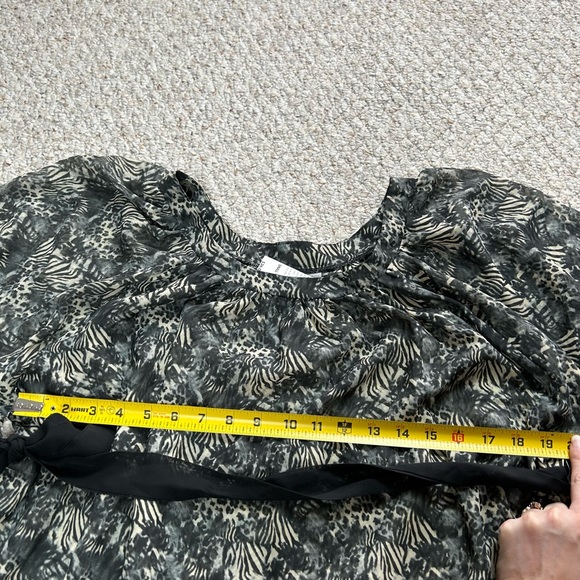 Lilly Lou Animal Print Belted Blouse Womens Small Pullover Relaxed Flowy Sheer - Picture 8 of 10